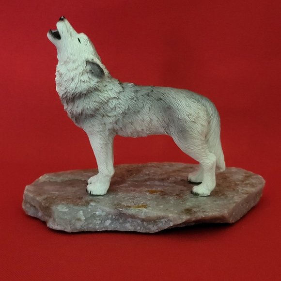 Accents Howling Wolf In A Stone Ledge Figurine Poshmark